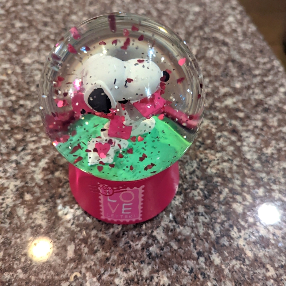 Snoopy Globe